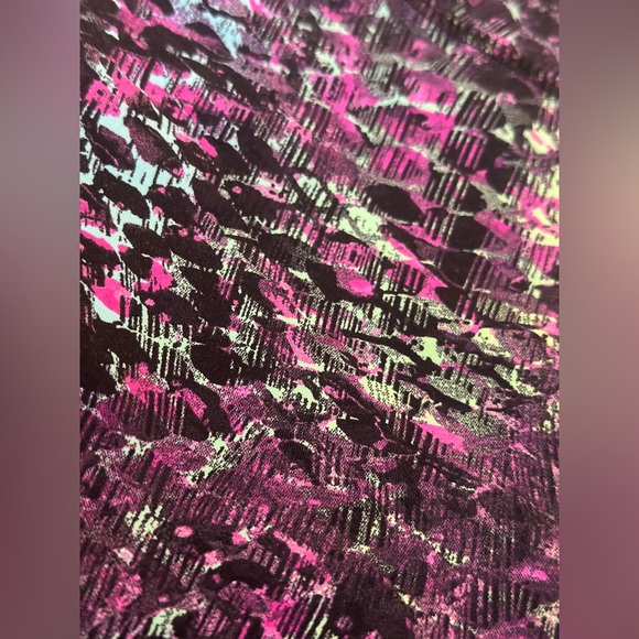 NUALIME
Print/back mesh Brazil design
Compression legging Size Small - Picture 7 of 9